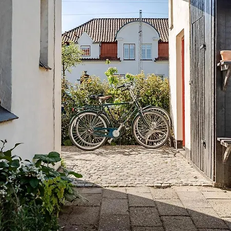 Historic Terraced House In The White Feriehus *